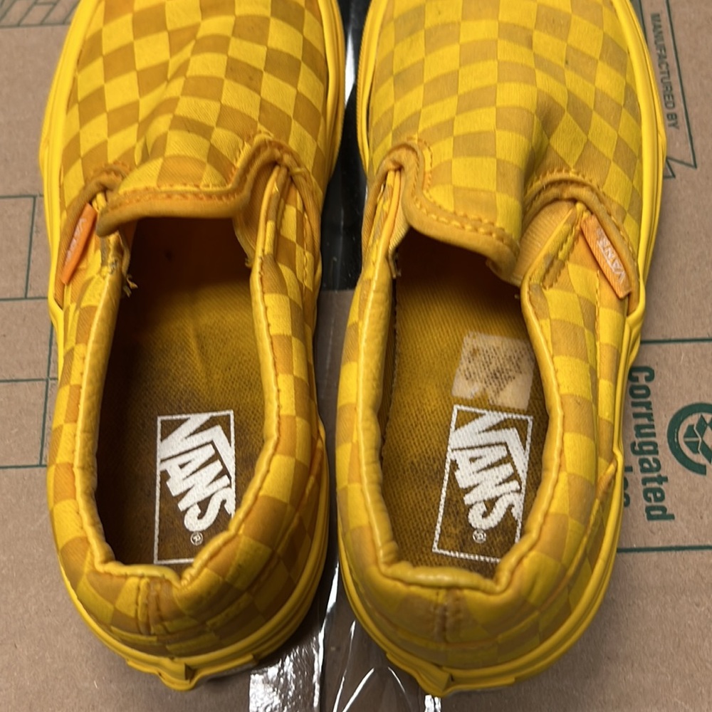 Van’s - Picture 4 of 5